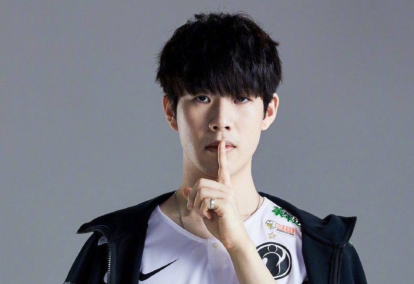 而伊加则继 而伊加则继